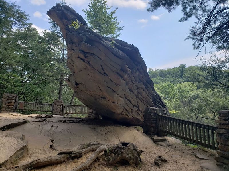 Copperas Rocks, Trough Creek State Park