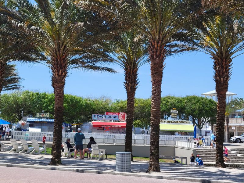 Food Trucks and Casual Bites