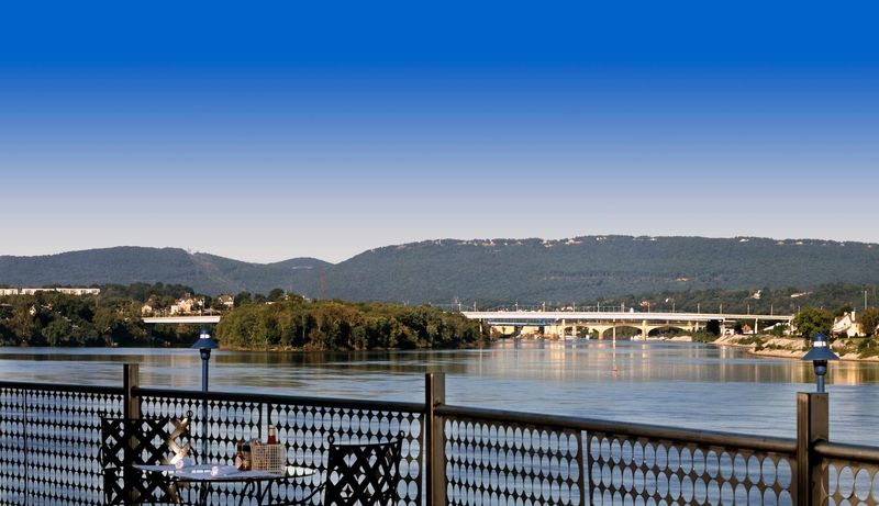 Boathouse Rotisserie & Raw Bar &mdash; Chattanooga