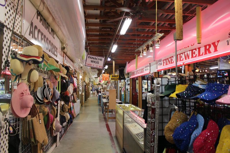 Flamingo Island Flea Market (Bonita Springs)