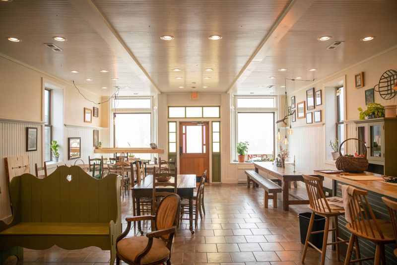 Atmosphere and Community Vibe