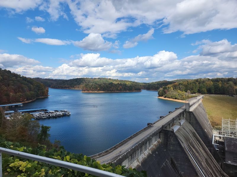 The Best Spots Around the Lake for Views