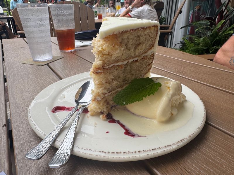 Hummingbird Cake That Divides Opinion