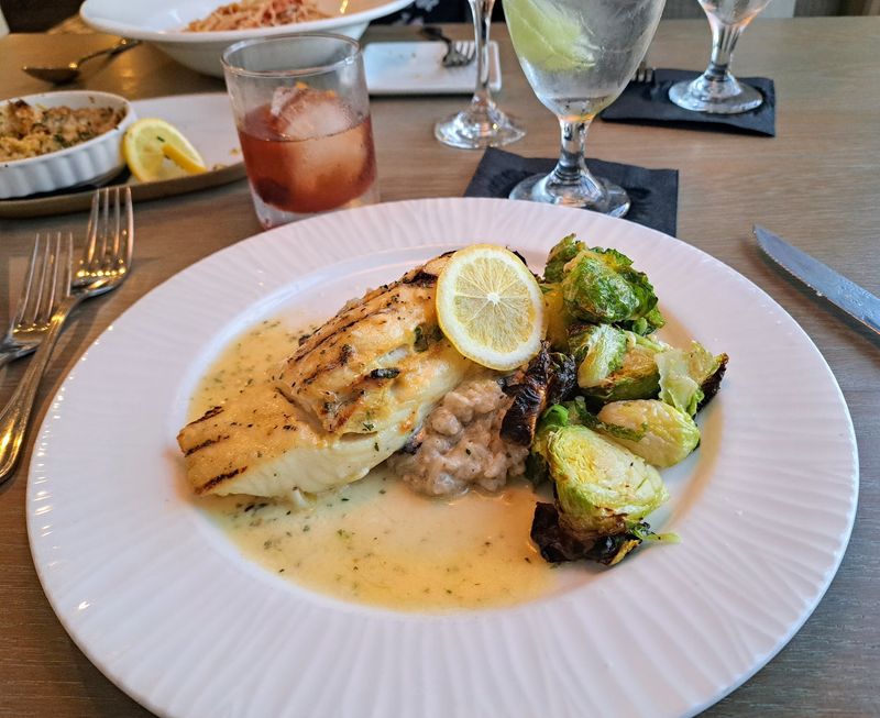 Chicanes Restaurant & Bar