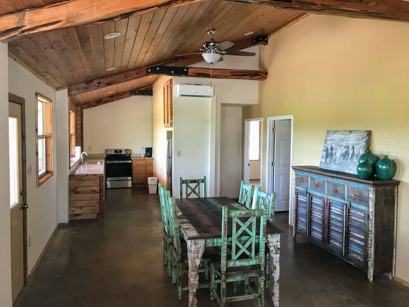 The River Lodge Kitchen and Comforts