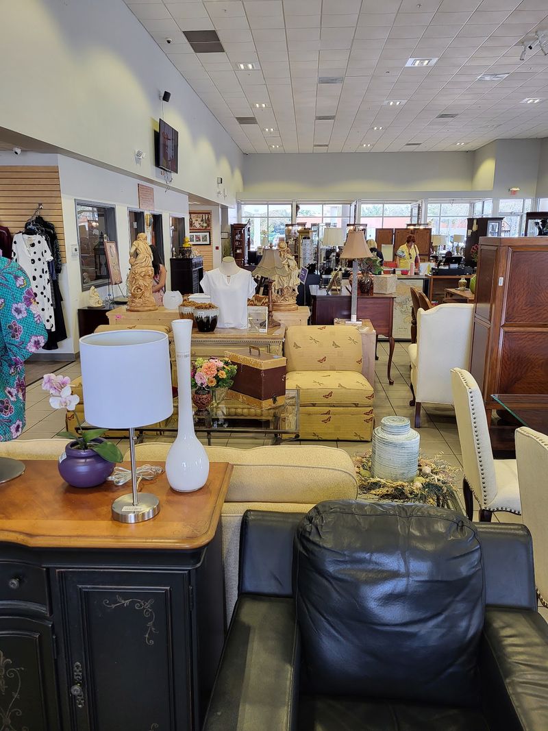 Plan Your Visit Like a Seasoned Thrifter