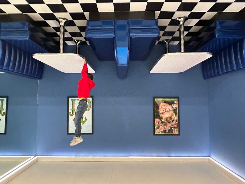 Anti-Gravity Room: Floors That Disagree