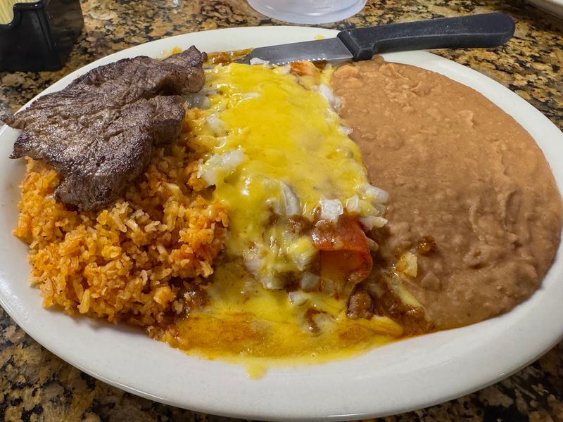 Lunch Plates That Bring Serious Value and Flavor