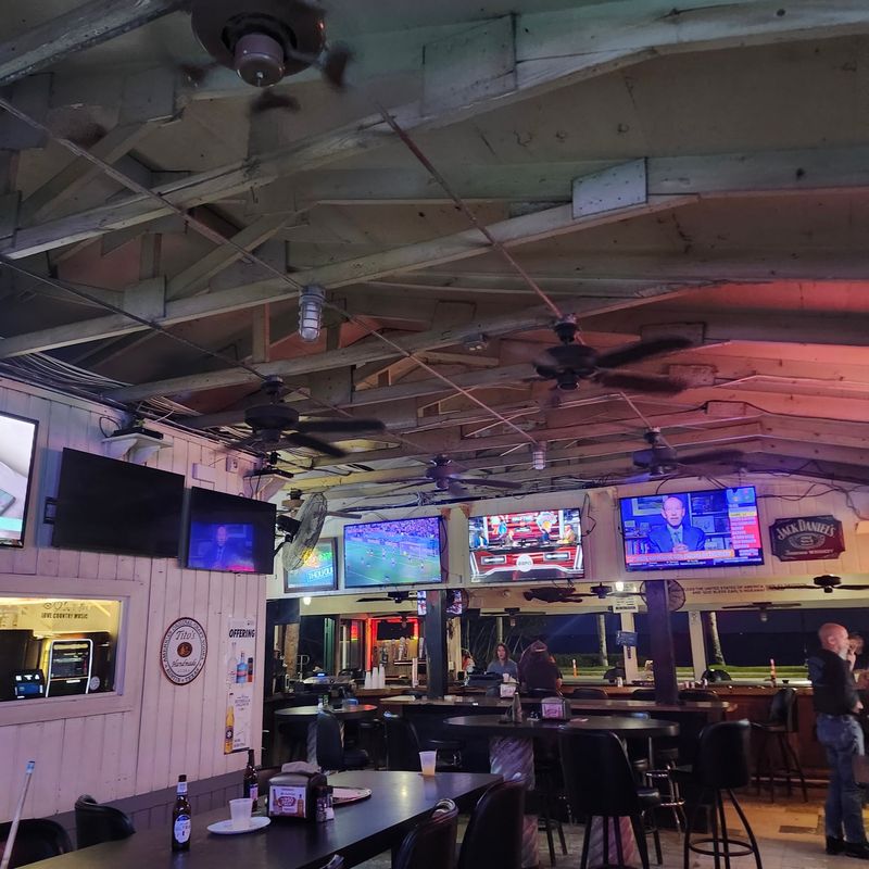 Classic Bar Games and Indoor Entertainment