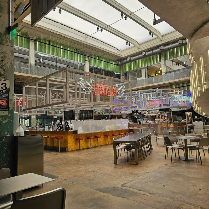 Central Bar and Beverage Options