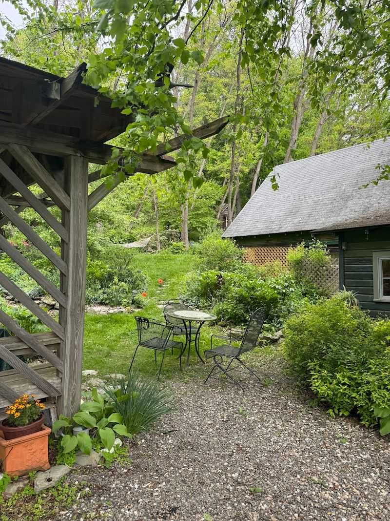 Making It a Day Trip: Routes, Nearby Scenery, and Vibes