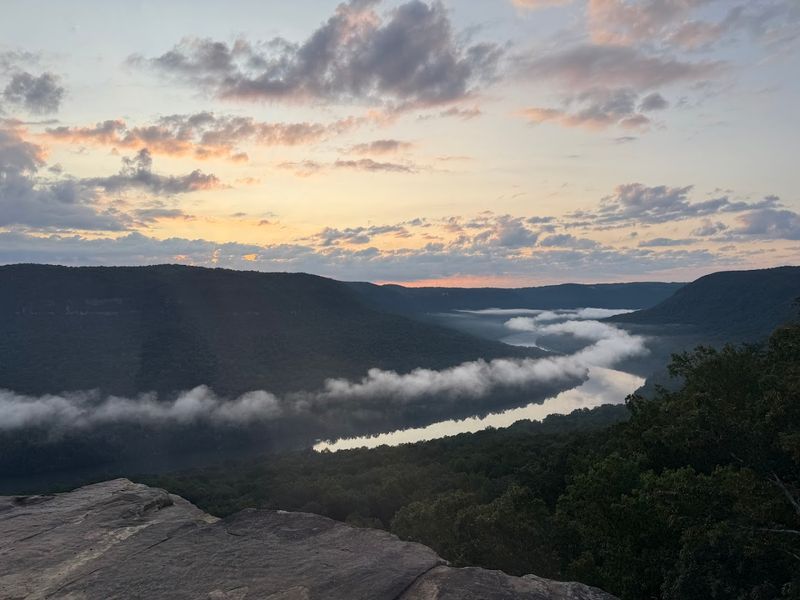 Watch the sunset at Snoopers Rock — Chattanooga