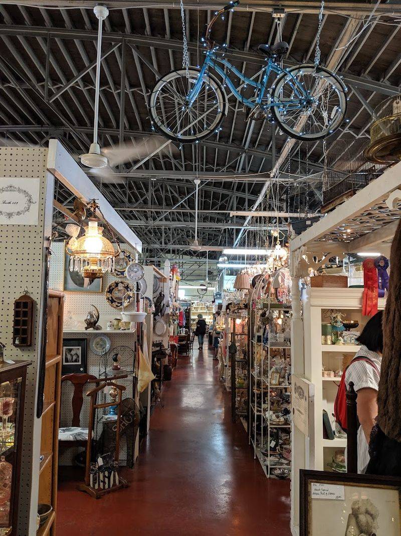 One Of Tennessee's Best Antique Hunts Starts In Goodlettsville