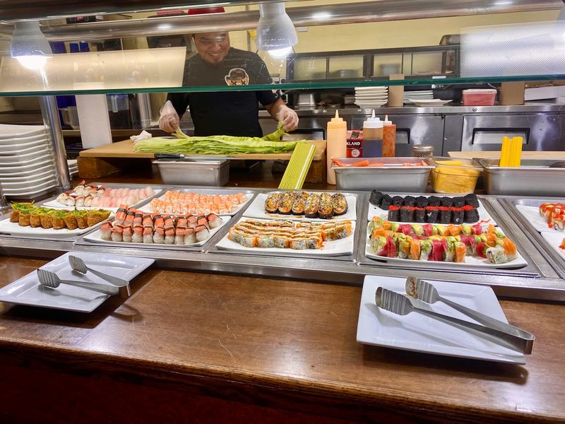 Sushi That Surprises Buffet Skeptics
