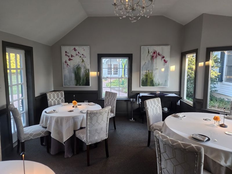 Setting and Atmosphere: Farmhouse Elegance