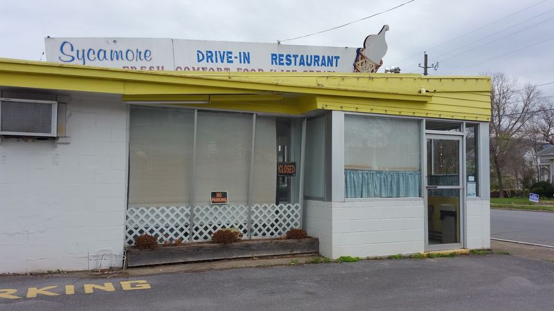 A Stop at Sycamore Drive-In Feels Like Stepping Into Old-School Tennessee
