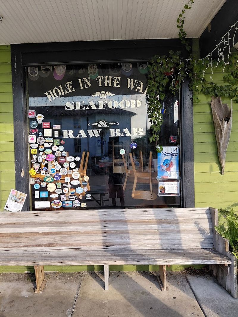 Hole in the Wall Seafood and Raw Bar (Apalachicola)