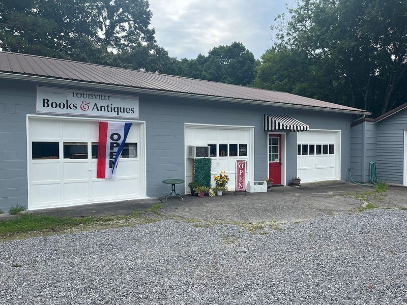 The Story Behind This Beloved Spot in Louisville, Tennessee