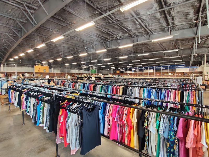 The Unbeatable $25 Bag Sale Experience