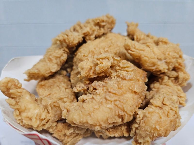 Everyone in Florida Should Try the Fried Chicken at This Tiny Restaurant