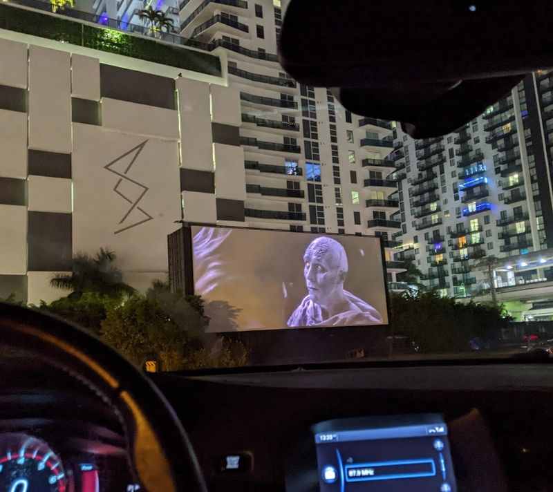 Crystal Clear Screen and FM Radio Sound Quality