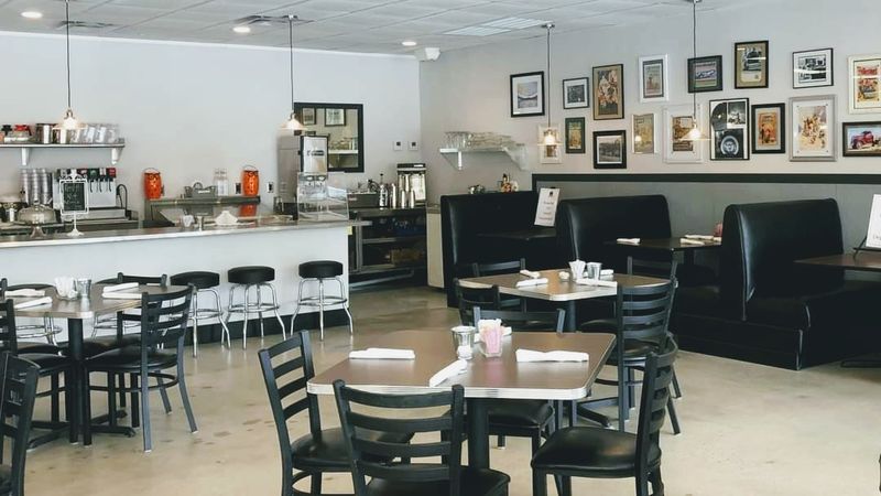 Flat Tire Diner &mdash; Old Hickory