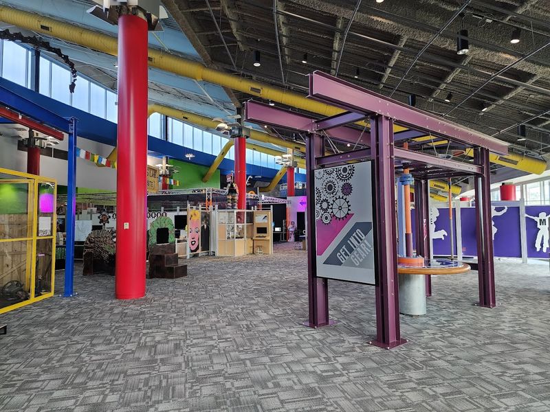 Idea Zone: Hands-On Maker Science