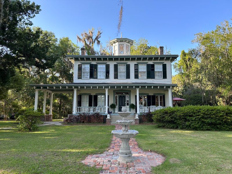 Antebellum Homes and Historic District Views