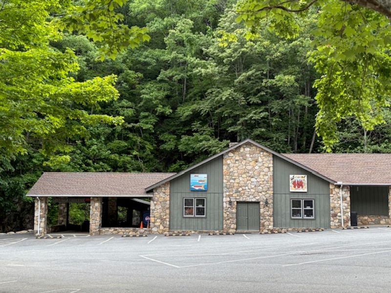Linville Caverns