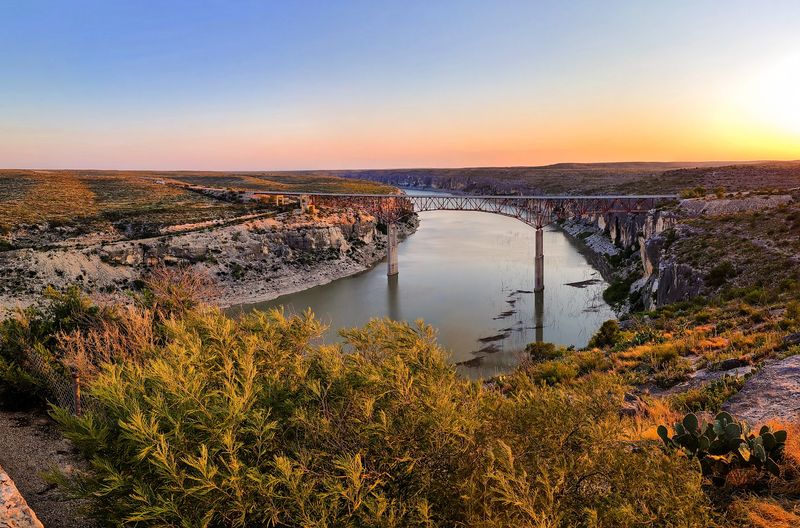 Panoramic Canyon Views That Stop Traffic