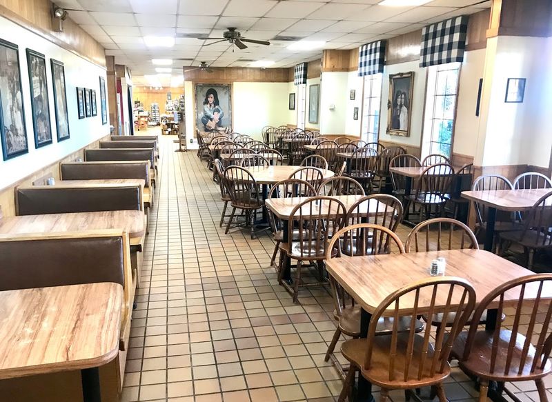 Loretta Lynn's Kitchen &mdash; Hurricane Mills