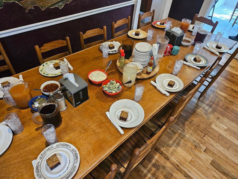 Etiquette And Flow At The Table