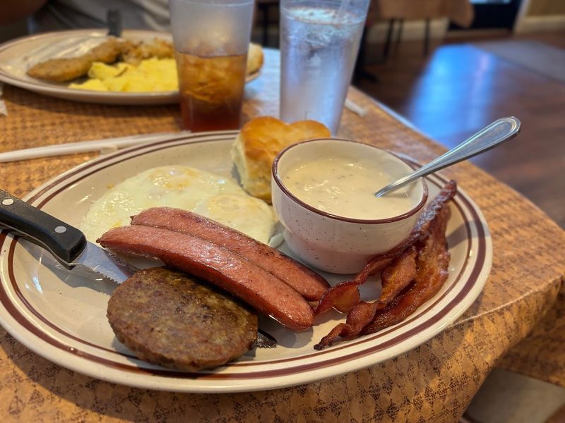 Breakfast Bowls and Biscuits Worth the Hype