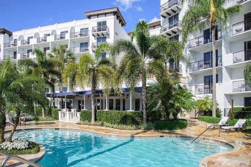 Inn at Pelican Bay – Naples