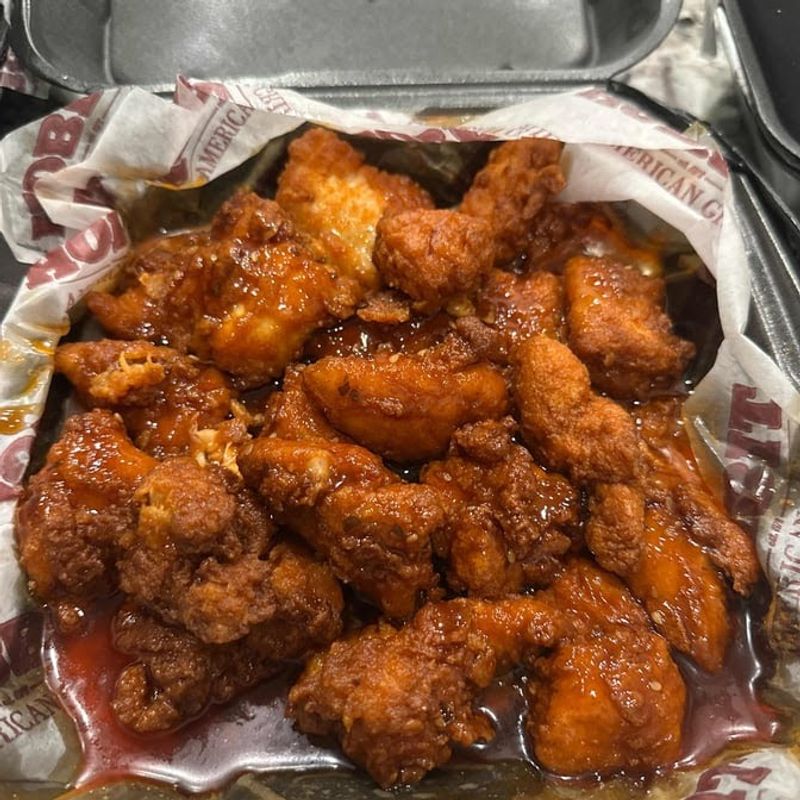 Hobbit American Grill - East (Tallahassee)
