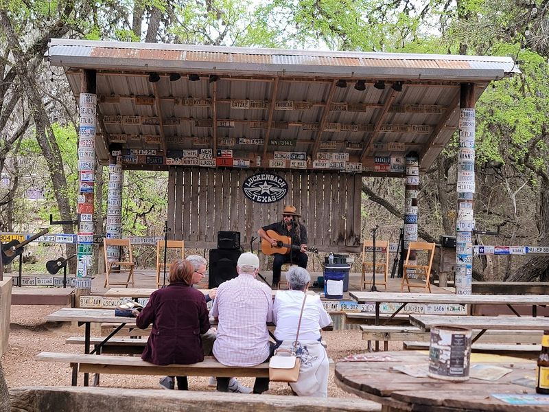 Luckenbach