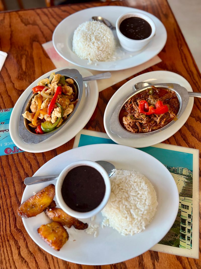 Puerto Sagua Restaurant (Miami Beach)