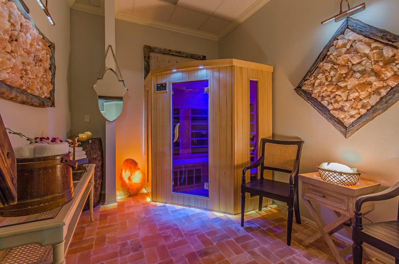 Infrared Sauna With Salt Floor