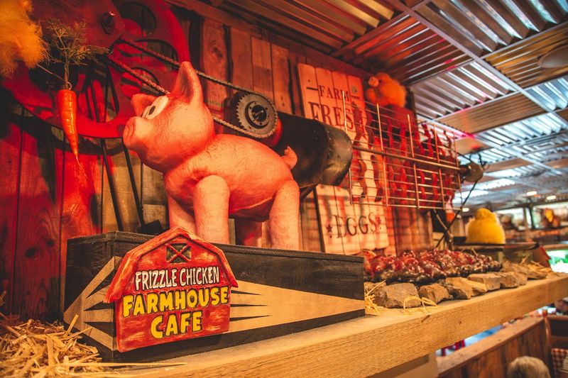Frizzle Chicken Cafe, Pigeon Forge