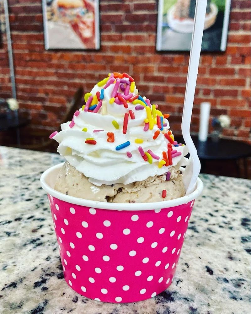 Big scoops and split options make it easy to sample more