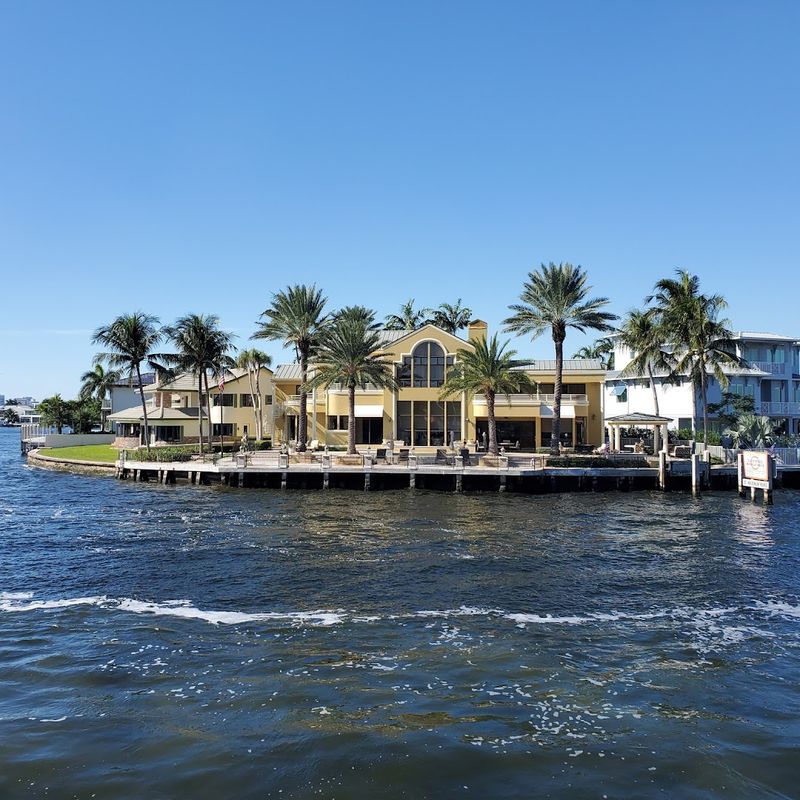 The Grove Restaurant With Waterfront Views