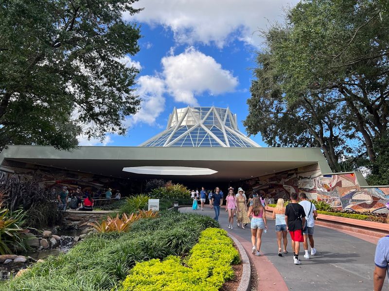 Soarin' Around the World