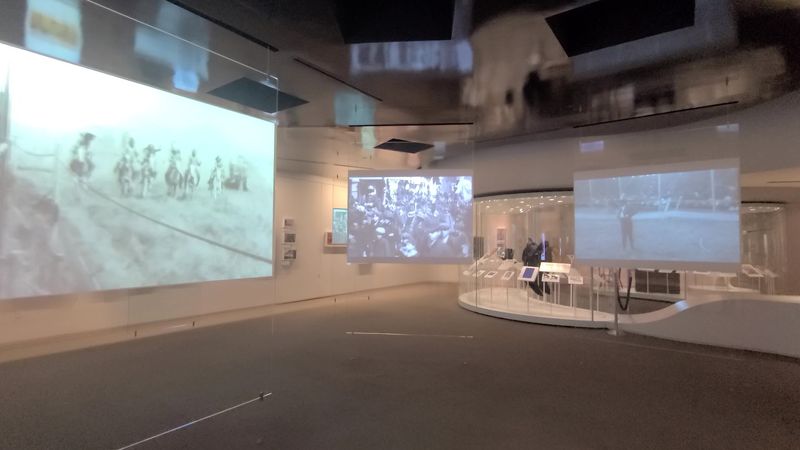 Holographic Technology Brings Cowgirls to Life
