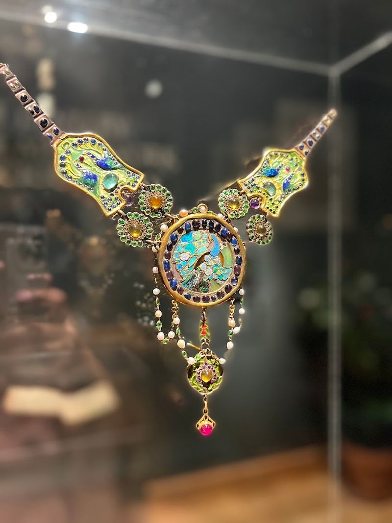 Jewelry and Decorative Objects That Defined Luxury