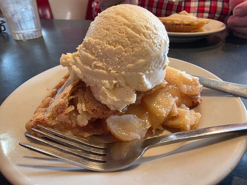 Why This Indiana Pie Stop Is Worth the Drive