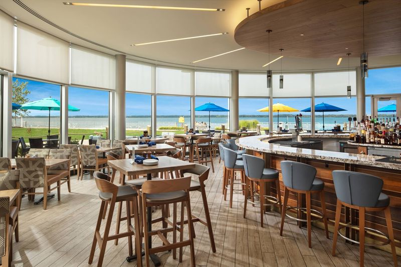 Shoreline Bar & Grille