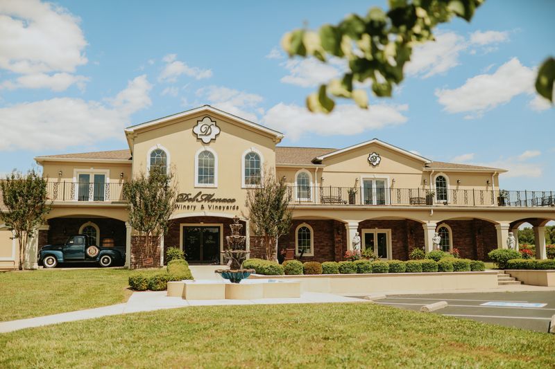 DelMonaco Winery & Vineyards (Baxter, TN)