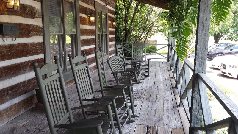 Catfish Cabin &ndash; Jackson