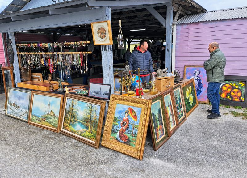 Smart Bargaining And Vendor Etiquette