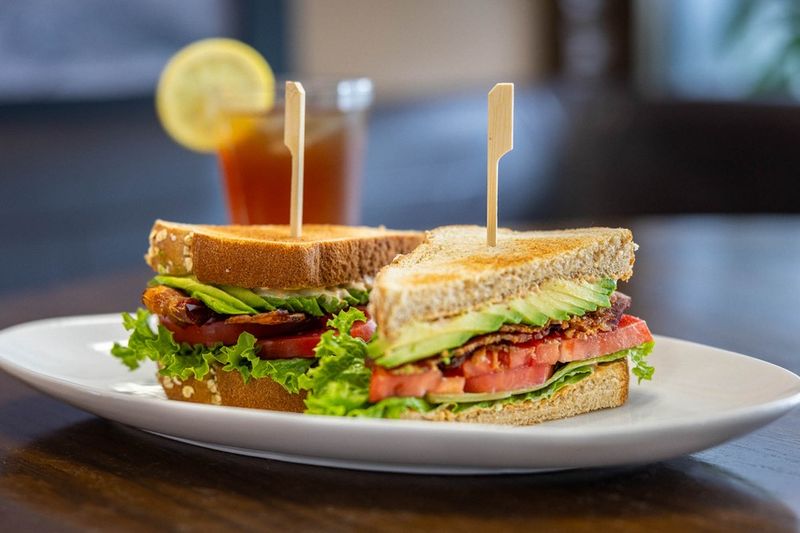 The Three Mothers Cuisine & Bakery (Murfreesboro)